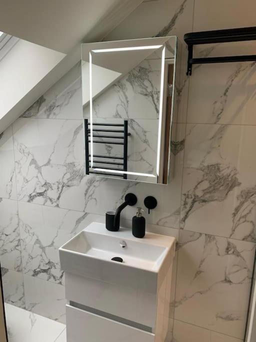 One Bed-apartment In Londra